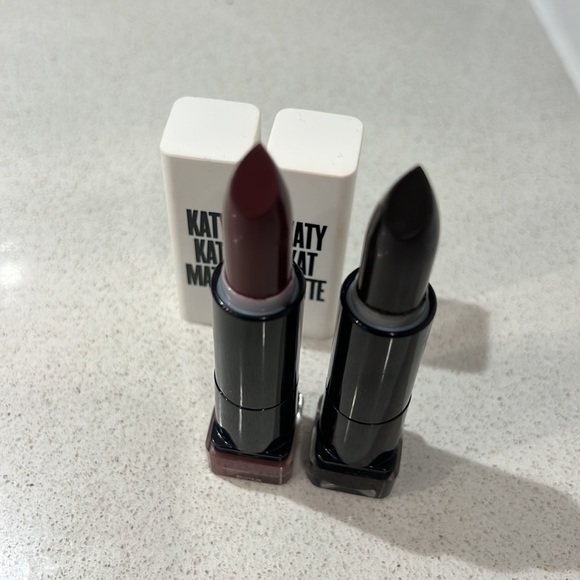 ✨COVERGIRL & KATY PERRY COLLABORATION✨ Katy Kat Matte Lipsticks - Set of 2 - Picture 4 of 4
